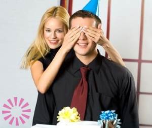 Що подарувати коханцеві на день народження: одруженому
