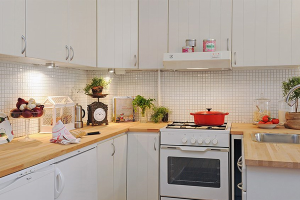 Фартух для кухні зі плитки — простота у догляді і витонченість інтерєру