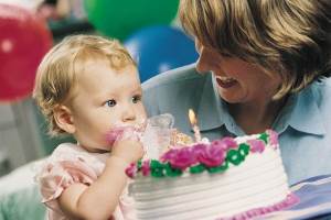 Що подарувати дитині на 1 рік дівчинці на день народження, безліч ідей