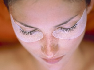 Догляд за шкірою навколо очей після 40 років в домашніх умовах