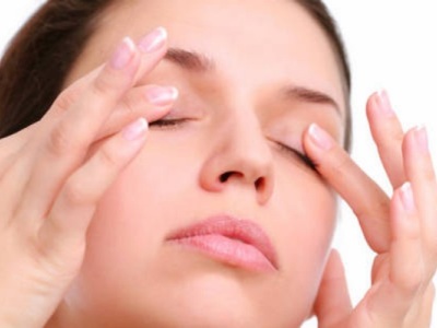 Догляд за шкірою навколо очей після 30 років у домашніх умовах