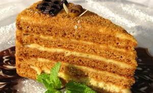 Медовий торт рецепт з покроковим фото: домашній, з заварним кремом