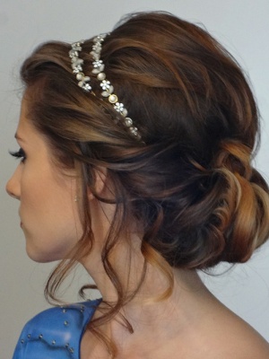Зачіски на весілля для нареченої: фото на короткі, середні та довгі волосся