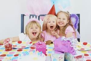 Сценарій дитячого дня народження для дівчинки: 3 року, будинки, цікавий