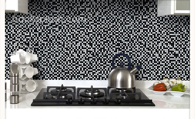 Застосування мозаїки для особливого оформлення фартуха на кухні