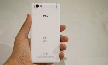 Огляд смартфона з «нескінченною» енергією TCL P618L