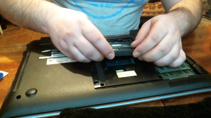 Як встановити ssd диск в ноутбук і компютер покроково