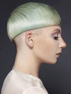 Жіночі креативні стрижки на коротке волосся: фото підбірка