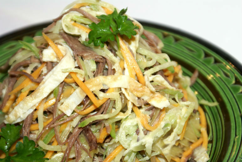 Узбецький рецепт салату з редькою і мясом: корисно і ситно