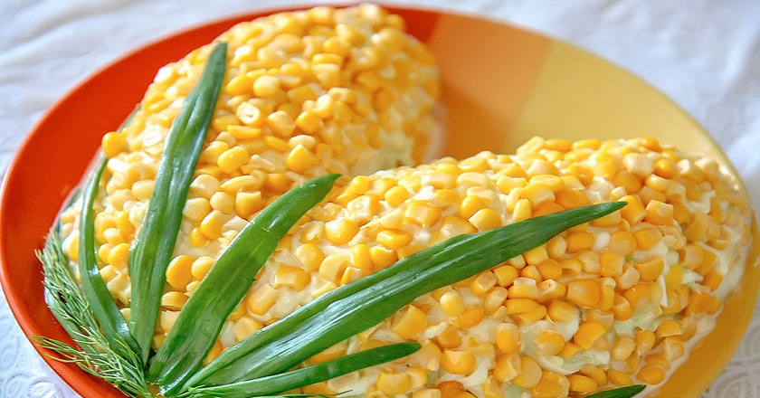 Салати з кукурудзою і ковбасою – що може бути простіше і смачніше