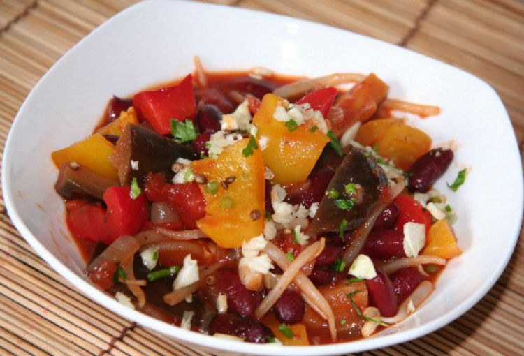 Салат з квасолею і болгарським перцем: найкращі рецепти