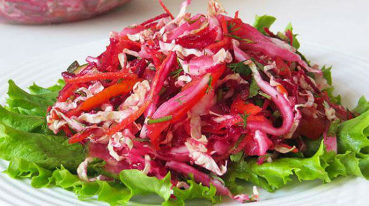 Дієтичний салат з капусти білоголової: схуднути з користю