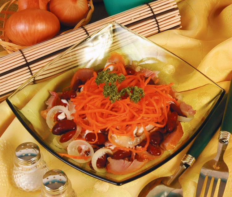 Салат з курячих шлунків з корейською морквою