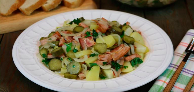 Салат з мясом і картоплею – смачно і дуже ситно
