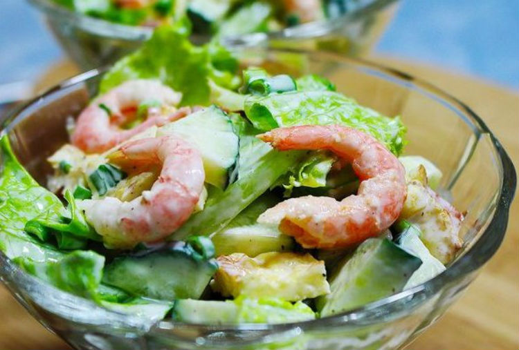 Салат з пекінської капустою з креветками – кращі вітамінні страви