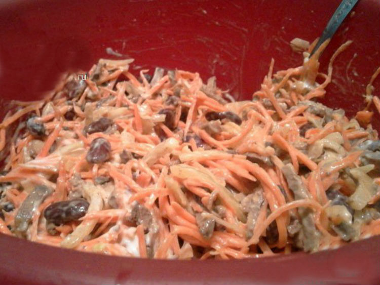 Корисний салат з морквою по корейськи і квасолею