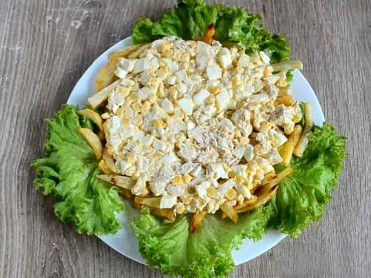 Салат картопля фрі – саме хрустке блюдо в меню