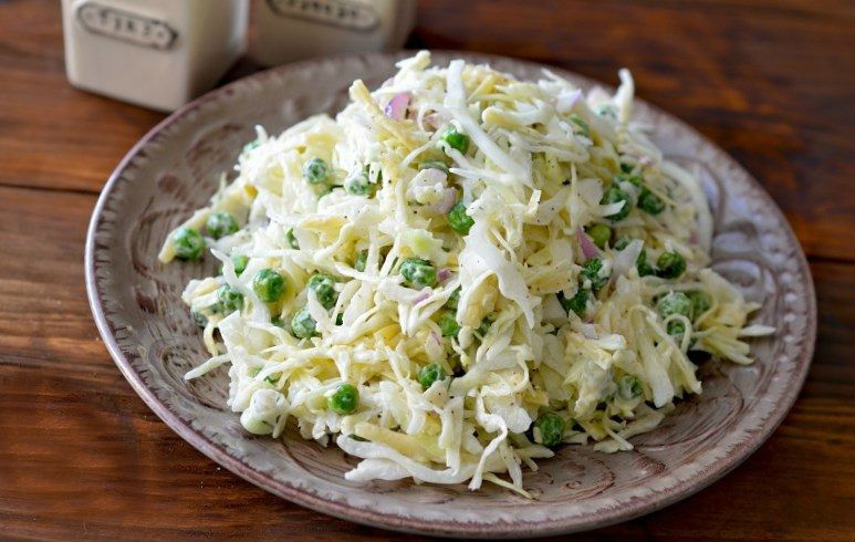 Як приготувати смачний салат з свіжої капусти