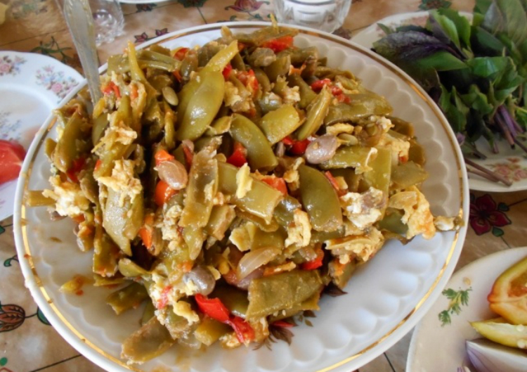 Смачний салат із стручкової квасолі: рецепт з яйцем