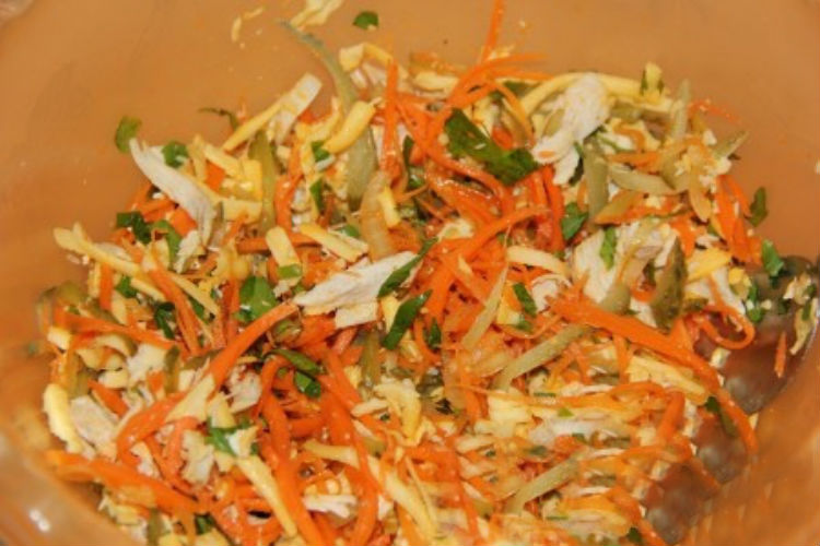 Рецепти салатів з корейською морквою і куркою