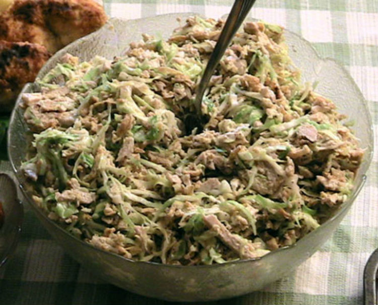 Салат з маринованої капусти: вітамінне меню