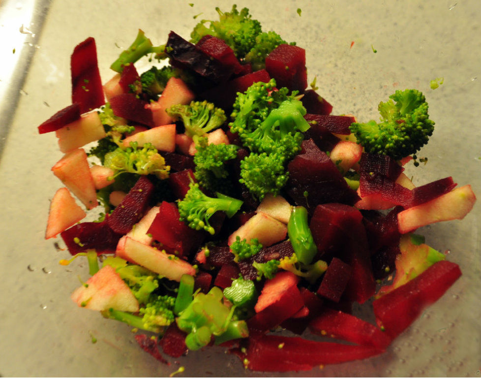 Рецепти салатів з буряком – різноманіття смакових відтінків