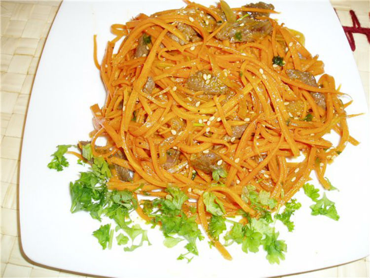 Дуже смачні рецепти салатів з корейською морквою