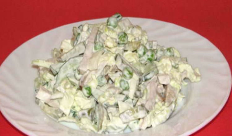 Салат з пекінської капусти і ковбаси – рецепти на кожен день