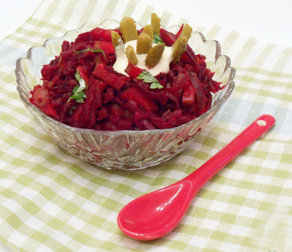 Салат з маринованої буряком рецепти: вишукана кислинка