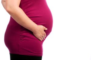 Кольки в животі при вагітності: що робити, якщо внизу живота на ранніх термінах коліт або спазми шлунка і кишечнику перед пологами? Патологічні і фізіологічні причини