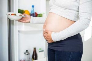 Маловоддя при вагітності: як самостійно визначити виражене, наслідки для дитини, що робити, якщо відносне маловоддя перед пологами