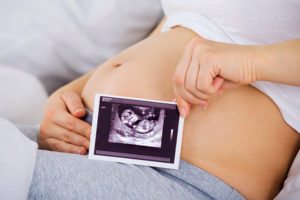 Міома матки при вагітності: як впливає миоматозный вузол в різних місцях його локалізації на плід і протягом вагітності, як визначають пологи і наслідки для дитини міоми шийки